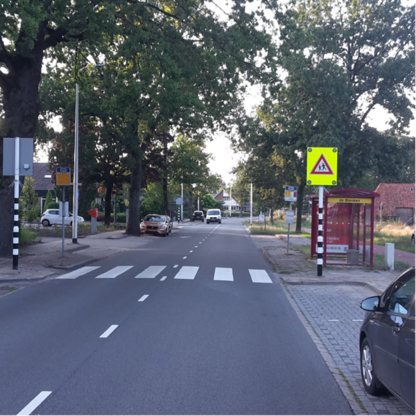 Voorwaarschuwingsbord